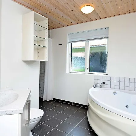 8 Person In Ulfborg Casa de Férias
